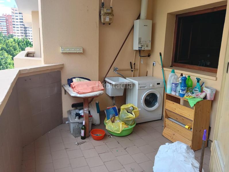 Foto c510a44e-f40c-4deb-93c2-30564a3f0410. Piso  amplio con piscina y parking, zona avenida andalucía en Málaga