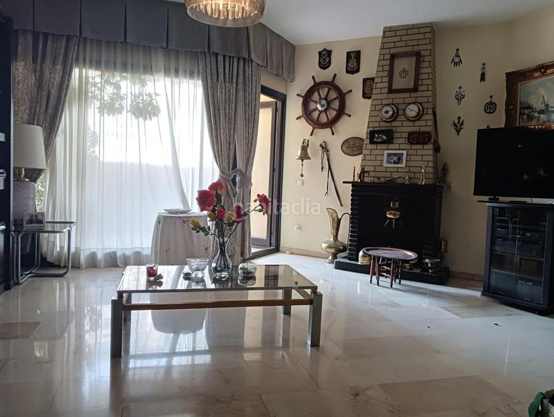 Foto d865ae3d-a7bd-4359-a337-977fa028cd04. Piso  amplio con piscina y parking, zona avenida andalucía en Málaga