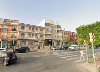 Building  Avenida avenida reyes católicos