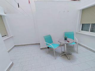 Piso en La Trinidad. Piso de 4 habitaciones y 2 baños cerca del centro