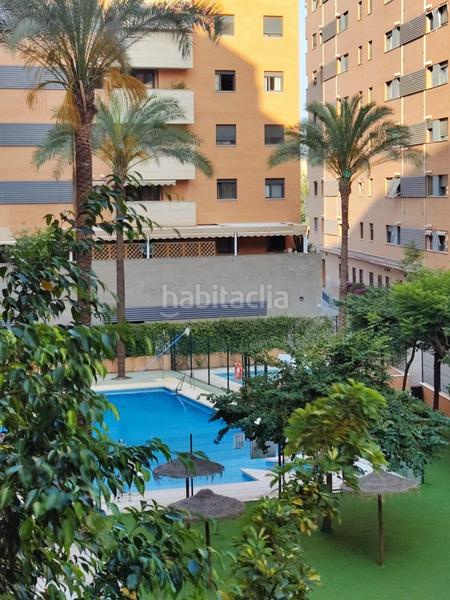 Foto 4f896299-df0a-4730-85de-db004f554151. Appartement avec parking piscine dans Parque Ayala - Jardín de la Abadía - Huelín Málaga