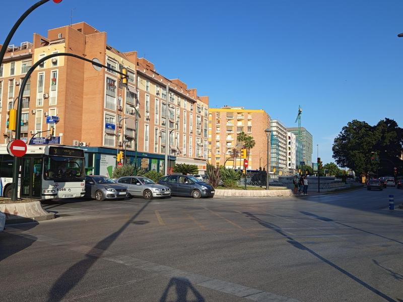 Foto 9a257ee5-5f65-413e-8823-3cbe79b41293. Flat with parking pool in Parque Ayala - Jardín de la Abadía - Huelín Málaga