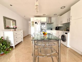 Appartement  Calle del conde de toreno. Piso en venta en martiricos, 3 habitaciones, muy luminoso. es es