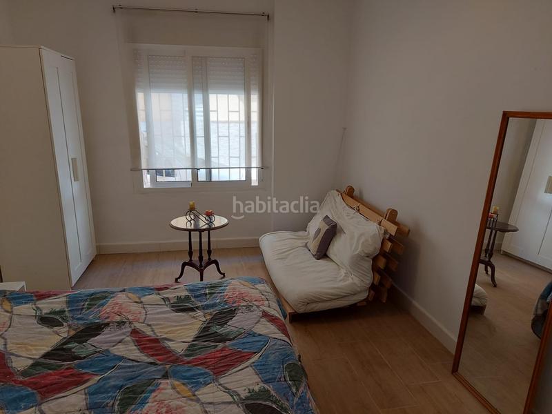 Foto 05989754-5201-48f7-be49-f95597f25f1c. Piso  en el molinillo de 3 dormitorios en El Molinillo - Capuchinos Málaga