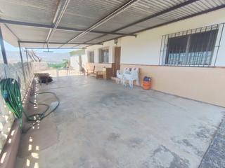 Casa en Barrio el romeral 4. Casa de campo en barriada el romeral