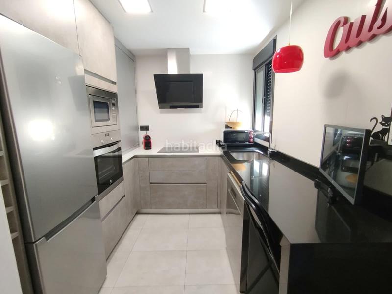 Foto ce7b8b00-9560-4f18-9c32-05ad57f96e90. Piso en Carranque - Haza Cuevas Málaga