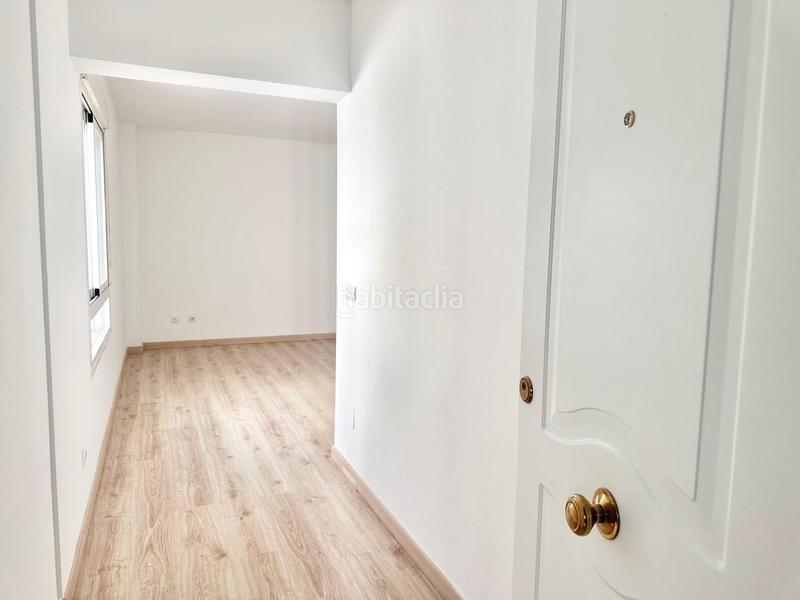 Foto b3cee3d4-5743-4b8e-abbd-6e723249e9be. Pis amb aparcament a La Trinidad Málaga