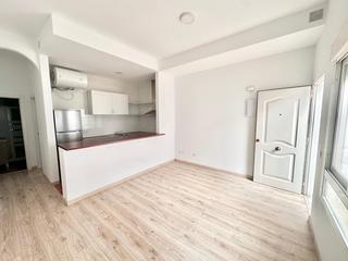 Appartement  Calle de sebastián de eslava. Piso seminuevo con plaza de parking