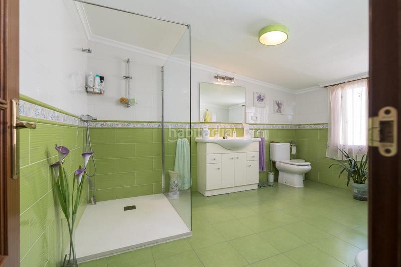 Foto 601433d5-f2cb-4c8b-b228-2dfb23e3d03f. Casa adosada preciosa casa en venta junto a teatinos!!!!! en Málaga