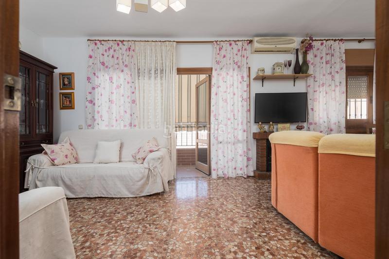 Foto 8a3c9479-e89f-48a3-8224-dc3df862b88e. Casa adosada preciosa casa en venta junto a teatinos!!!!! en Málaga