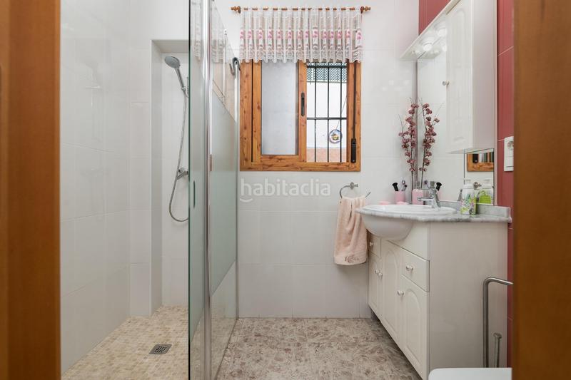 Foto 91df88d0-f601-43ea-b37d-0f0d5237dbbb. Casa adosada preciosa casa en venta junto a teatinos!!!!! en Málaga