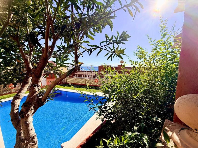 Foto 212b242c-9b74-461b-89a5-275206120d6e. Pis amb piscina a Loma de los Riscos Torremolinos