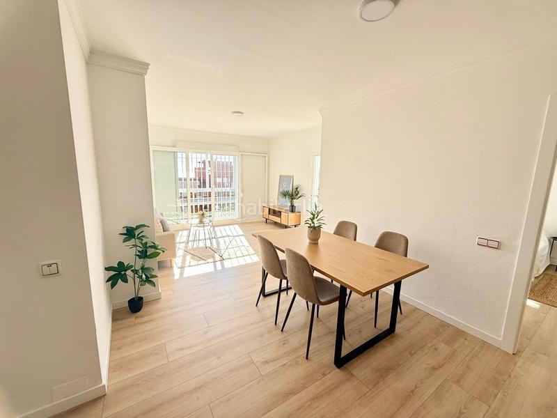 Foto 43f6239d-9f0d-4ec0-802d-96e6614b702e. Pis amb piscina a Loma de los Riscos Torremolinos