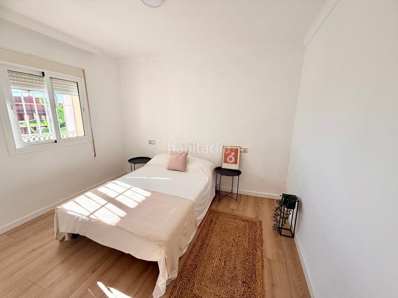 Foto b9efcf02-a962-40bc-b8f9-744b5d036840. Pis amb piscina a Loma de los Riscos Torremolinos