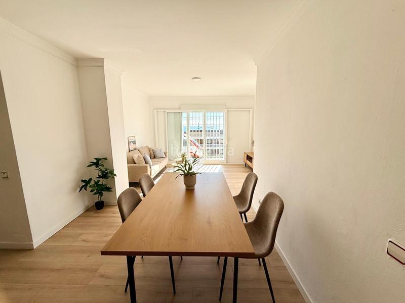 Foto e2d072d6-f85a-40bd-a67d-93236284ea38. Pis amb piscina a Loma de los Riscos Torremolinos