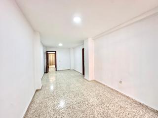 Flat  Carraca. Piso amplio en excelente zona, con muchas posibilidades