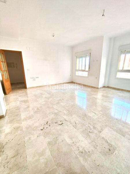 Foto 74244b03-e84d-47c8-8472-137790dd5c35. Alquiler piso  de 3 habitaciones el El Ejido con garaje opcional en Málaga