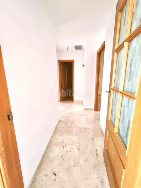 Foto cd44c544-107e-4ab4-97f7-de1795d5e509. Alquiler piso  de 3 habitaciones el El Ejido con garaje opcional en Málaga