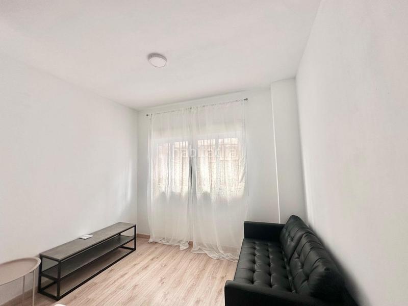 Foto 3a0fcfe9-541f-42bf-b5fb-95c402e24b3e. Lloguer estudi amb aparcament a Parque Victoria Eugenia Málaga