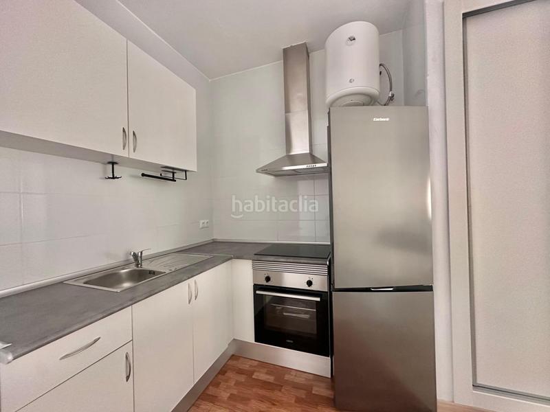 Foto 758b5a2f-a8ef-4be7-b719-b3edd922e551. Lloguer estudi amb aparcament a Parque Victoria Eugenia Málaga