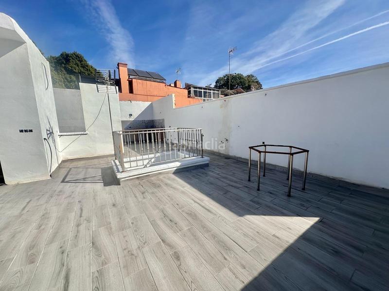 Foto 09c7c18c-06e8-4623-8429-b685ecb6f46c. Casa  con gran potencial, varias plantas, patiogaraje y espectacular solárium en Málaga