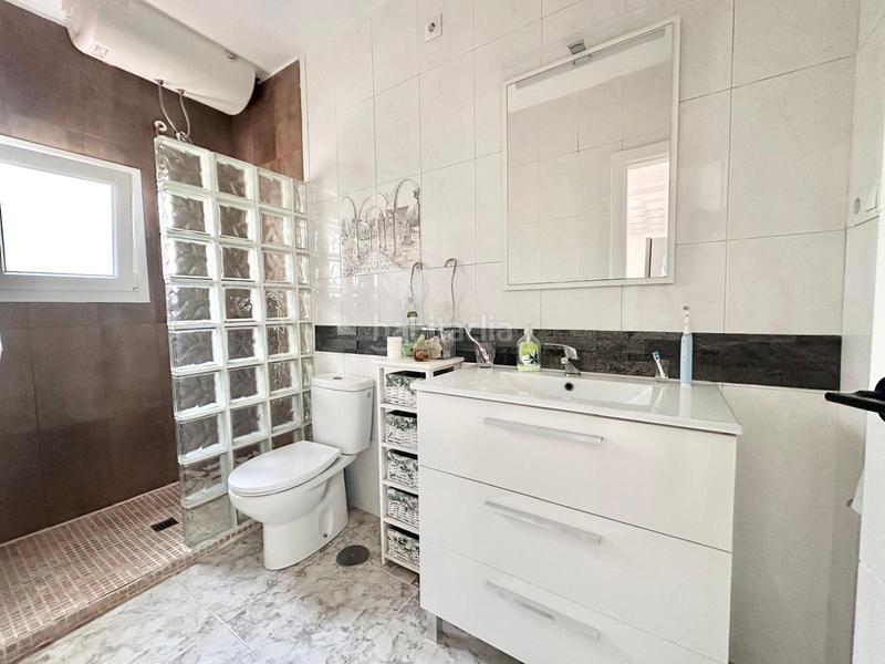 Foto 0df010a4-936f-489f-aa80-3722c02d53a8. Casa  con gran potencial, varias plantas, patiogaraje y espectacular solárium en Málaga