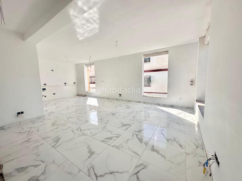 Foto 6c30a8a6-60fb-466b-bfd5-d060627b9243. Casa  con gran potencial, varias plantas, patiogaraje y espectacular solárium en Málaga