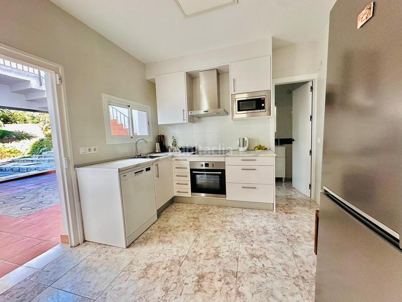 Foto 8a56eb14-24af-412d-a12f-44635fb34fea. Casa  con gran potencial, varias plantas, patiogaraje y espectacular solárium en Málaga