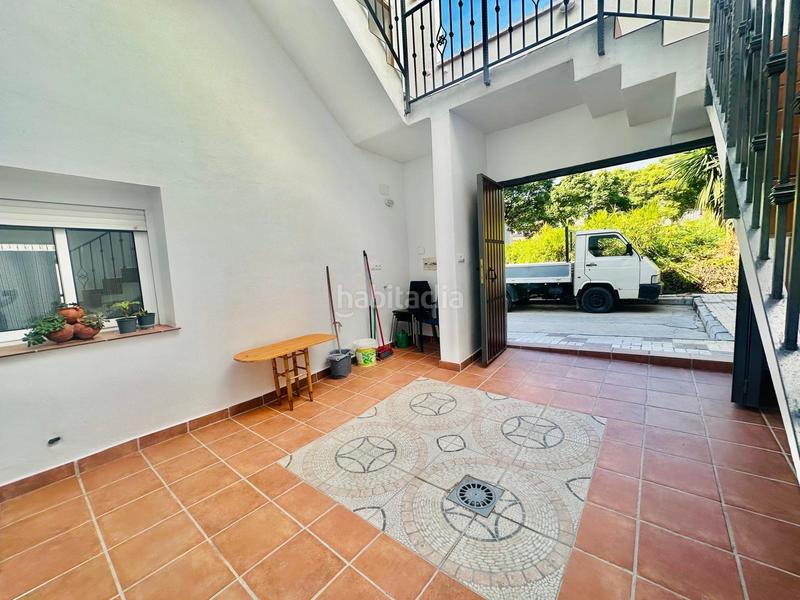 Foto df5db0be-f81e-4f9b-ab1b-1ab753b83d03. Casa  con gran potencial, varias plantas, patiogaraje y espectacular solárium en Málaga