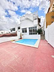 Doppelhaus in Fuente Alegre - El Chaparral - Los Morales. Chalet pareado con dos viviendas independientes, piscina y barba