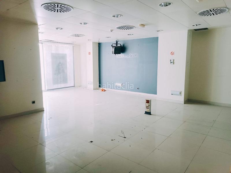 Foto bedcc566-6f12-434c-9b24-a42c60b548c7. Local comercial a kandinsky 6 a El Tejar - Hacienda Bizcochero Málaga