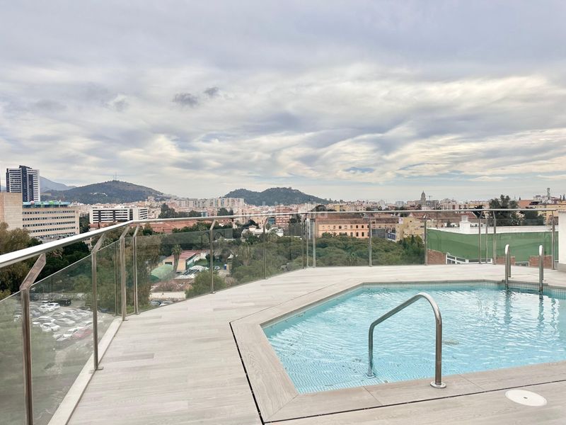 Foto 4ffeb0d6-a841-45a9-ae9a-af100216fbef. Àtic amb piscina a Parque Victoria Eugenia Málaga