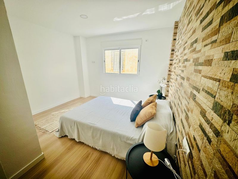 Foto b2a815f3-6819-4245-aa63-c53de01d1f60. Casa adossada a Los Castillejos - La Trinidad Málaga