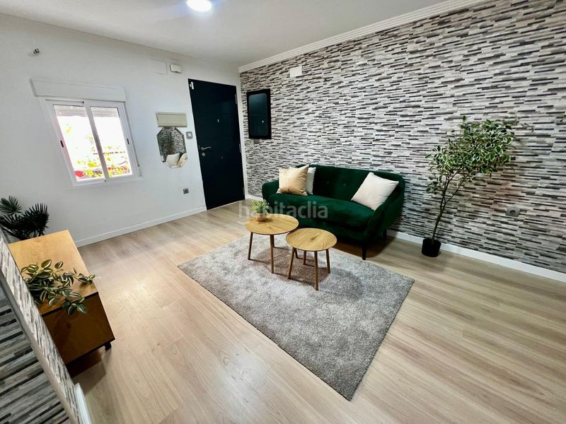 Foto f3a68e54-2f62-4f46-a218-d21d25350cc5. Casa adossada a Los Castillejos - La Trinidad Málaga