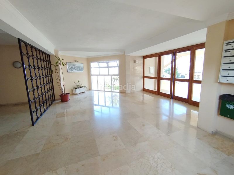 Foto 41236091-d3f7-4fd1-87dd-38195af67fac. Pis amb aparcament piscina a La Carihuela - Los Nidos Torremolinos