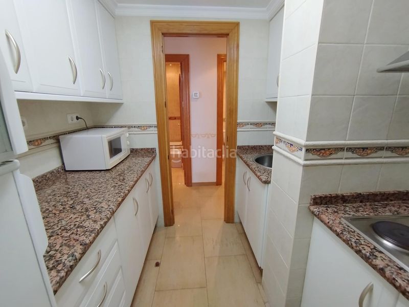 Foto 4c305d68-f80e-4d27-bfc5-6a06b7bb1cb8. Pis amb aparcament piscina a La Carihuela - Los Nidos Torremolinos