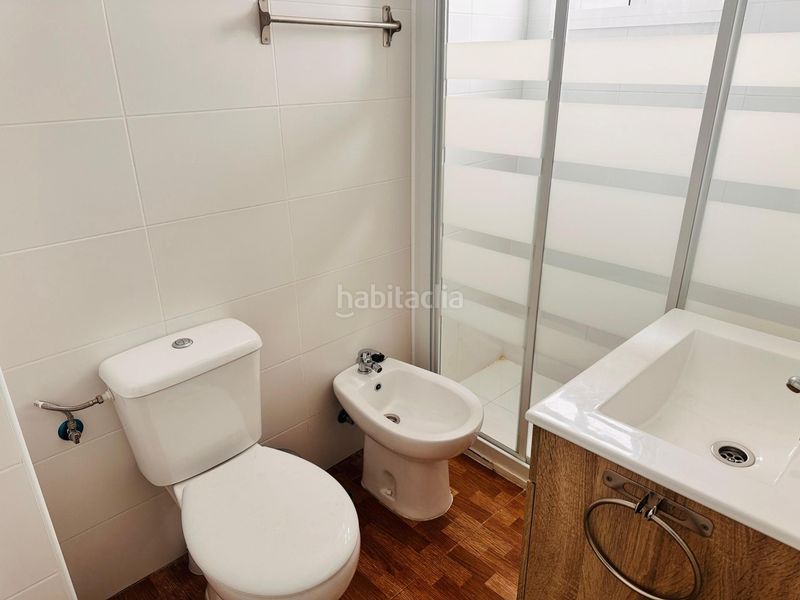 Foto dca8e2b3-3327-4bc6-b81e-1dc9e5f419f0. Apartament amb aparcament a Parque Victoria Eugenia Málaga