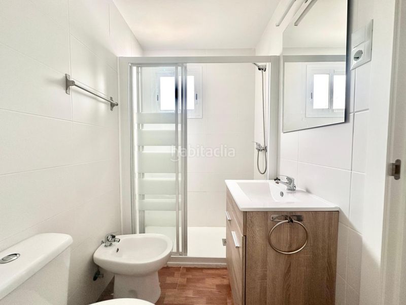 Foto e384c9b9-dc11-4ada-8b28-daf214cb90d2. Apartament amb aparcament a Parque Victoria Eugenia Málaga