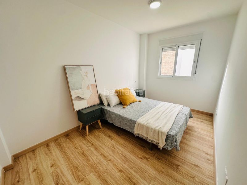 Foto ed60b92a-8f96-4ca5-86e8-4bf99b4946d3. Apartament amb aparcament a Parque Victoria Eugenia Málaga