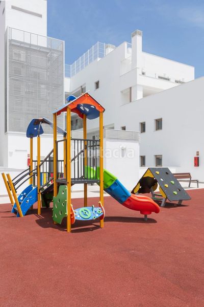 Foto d02b82b3-b1f2-4393-89c5-50dfaa267a72. Piso en Carranque - Haza Cuevas Málaga