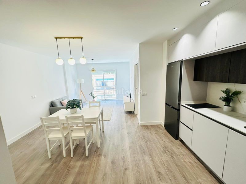 Foto 4d81adf9-4667-44f8-9142-3dc76e7312e8. Estudi a Los Castillejos - La Trinidad Málaga