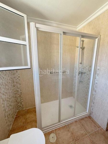 Foto f34bc8a5-e746-446e-ae80-eb39aee4a235. Pis amb calefacció a Barrio de Ciudad Jardín Málaga
