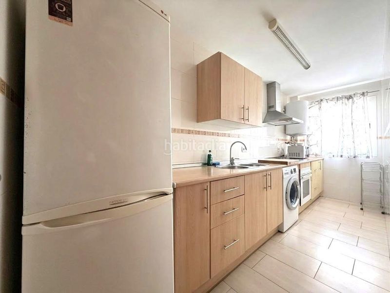 Foto b91e225f-636c-424c-8d7d-e2c95e3e9807. Pis amb aparcament a La Trinidad Málaga