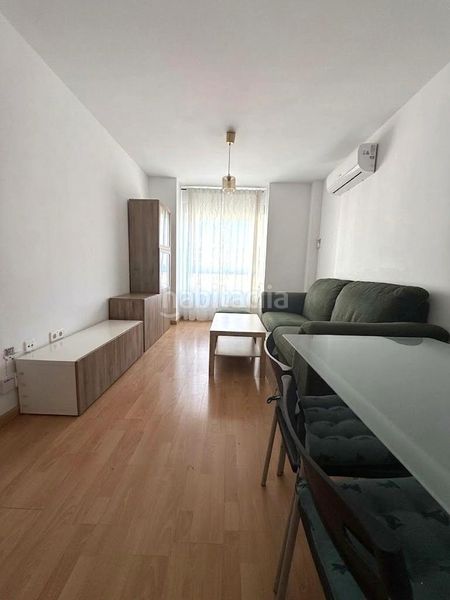 Foto e4cdc22a-ba0a-435d-94da-2c4041bcad66. Pis amb aparcament a La Trinidad Málaga