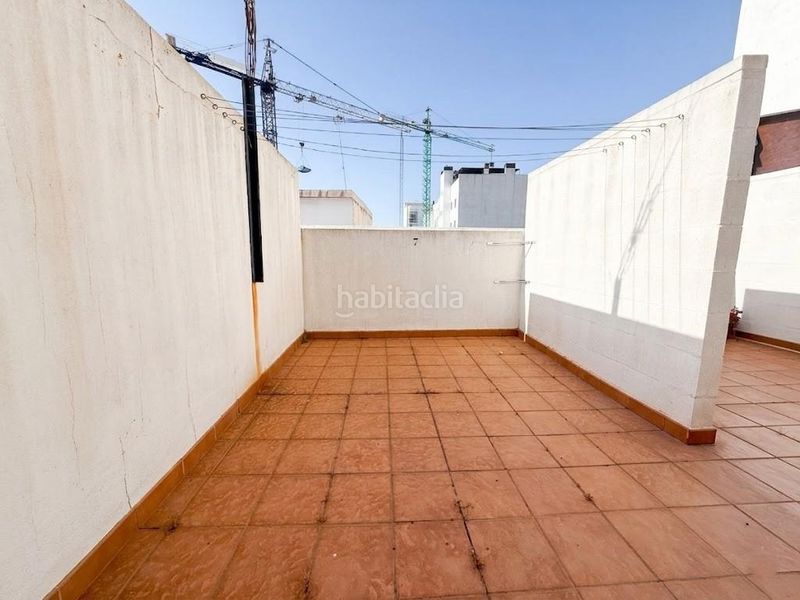 Foto f51f9594-f561-4b0f-abc5-aa9b76a7997d. Àtic amb aparcament a La Trinidad Málaga
