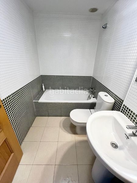 Foto 17ee923b-0acc-4739-9095-40884d2f4ec3. Piso en El Consul - Ciudad Universitaria - El Romeral Málaga