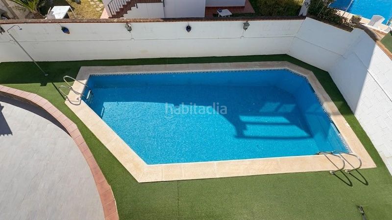 Foto 00f259dd-28e2-42ed-b768-72a98588393d. Xalet amb calefacció aparcament piscina a Los Álamos Torremolinos