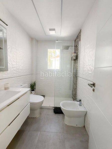 Foto 568e0f2c-a215-4724-95ed-6619e2ce58b2. Xalet amb calefacció aparcament piscina a Los Álamos Torremolinos