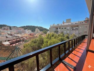 Flat in El Ejido. Joyita en málaga capital! piso en esquina con 2 terrazas, vistas