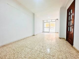 Flat  Carraca. Piso exterior, haciendo esquina